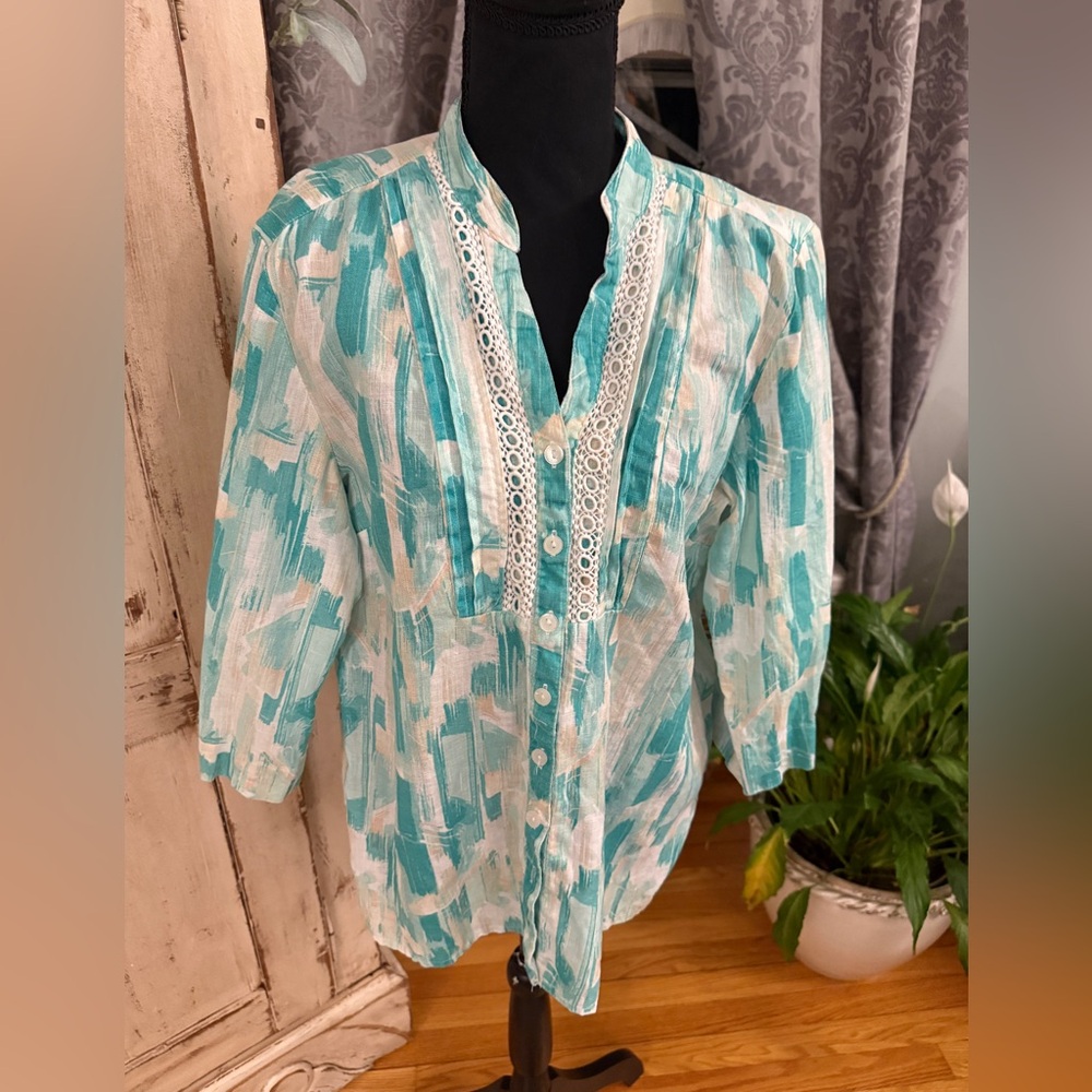 JM Collection 100% Linen top. Green and white. Size 14. Beachy, resort wear